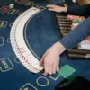Blackjack online i app – regler, kortvärden och husets fördel